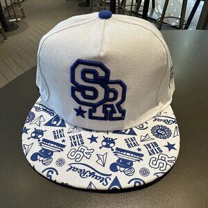 Flat-brimmed cap, baseball cap, street dance cap